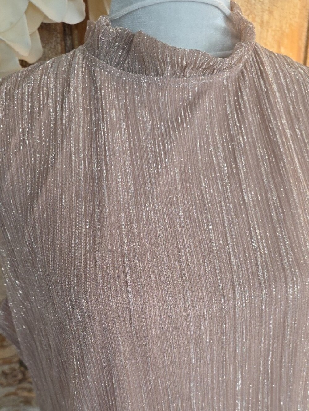 Adiva Metallic Blush Pink Sleeveless High-Neck Camisole - Picture 4 of 9